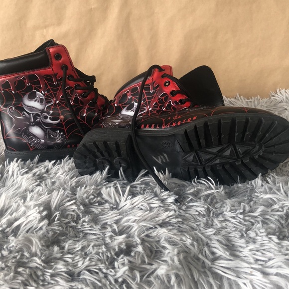 Boots - Picture 2 of 5